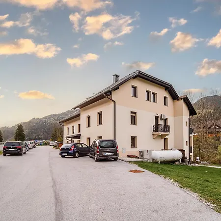 Lela With Sauna דירה *