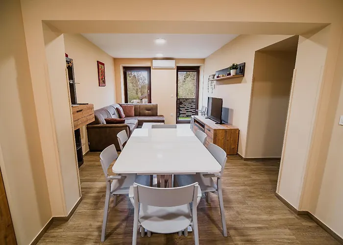 דירה Lela With Sauna